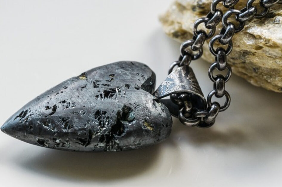 Hematyt – pospolity minerał idealny do biżuterii?