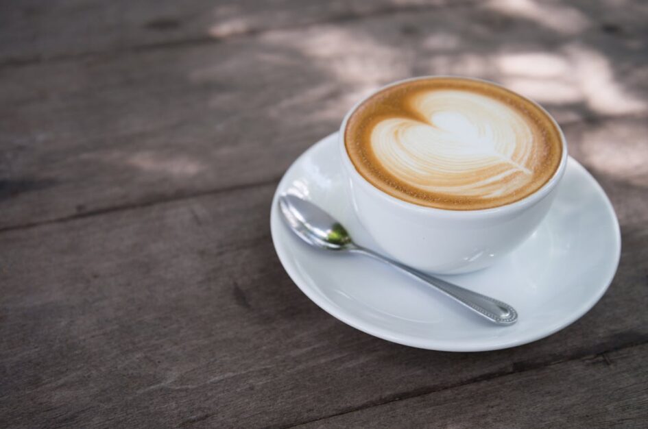 Un caffé per favore: włoska kultura picia kawy