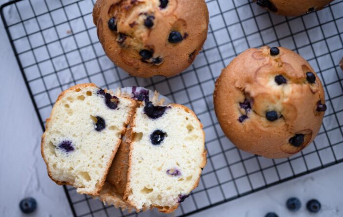 Przepis na muffinki z borówkami – fit deser na lato