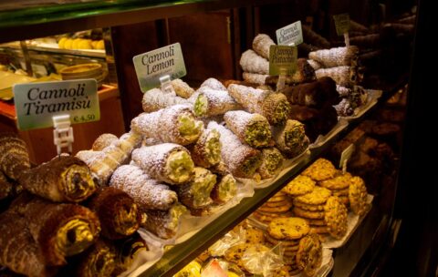 Cannolo: sycylijska słodycz w ciekawostkach