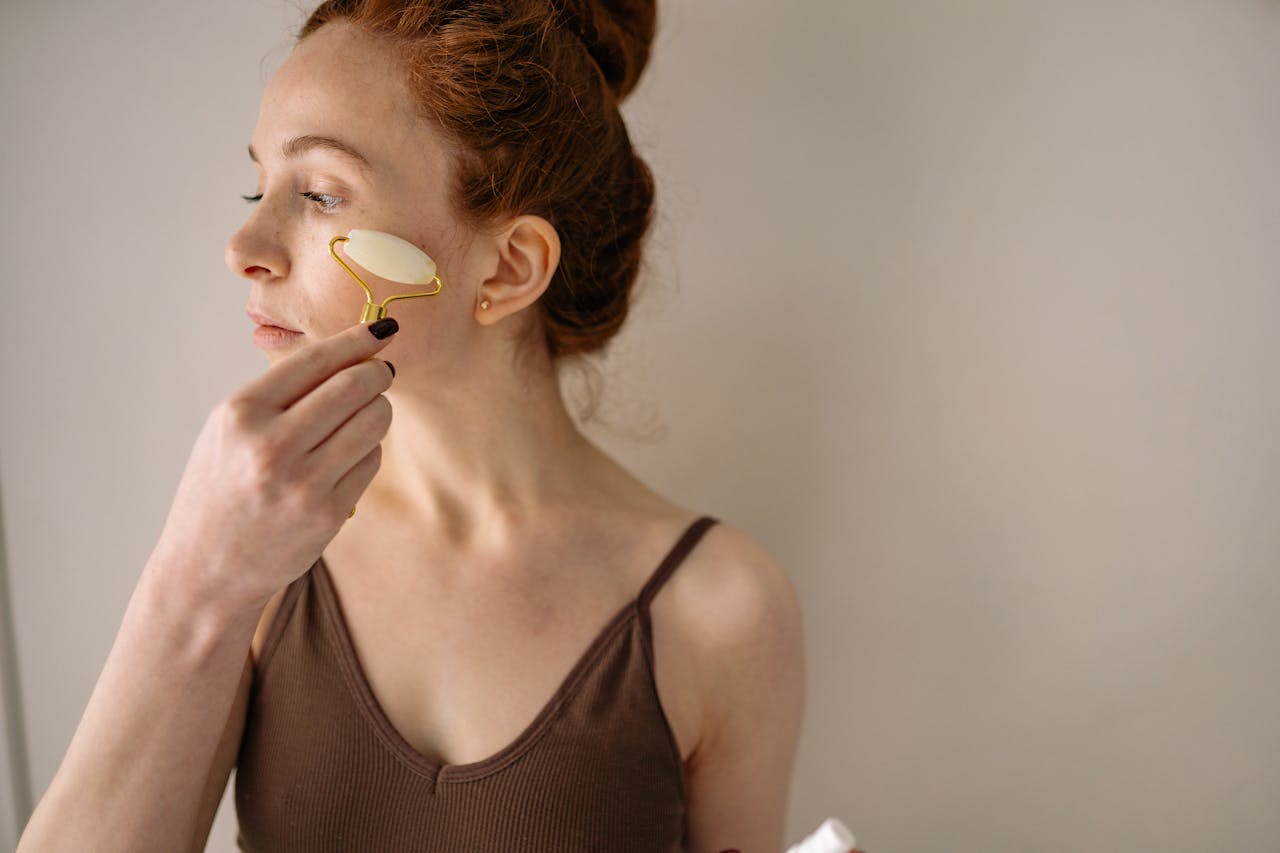 Letni glow już w maju: naturalne sposoby na promienną cerę 4 Przygotuj Się na Lato: Niezbędna Wiosenna Pielęgnacja