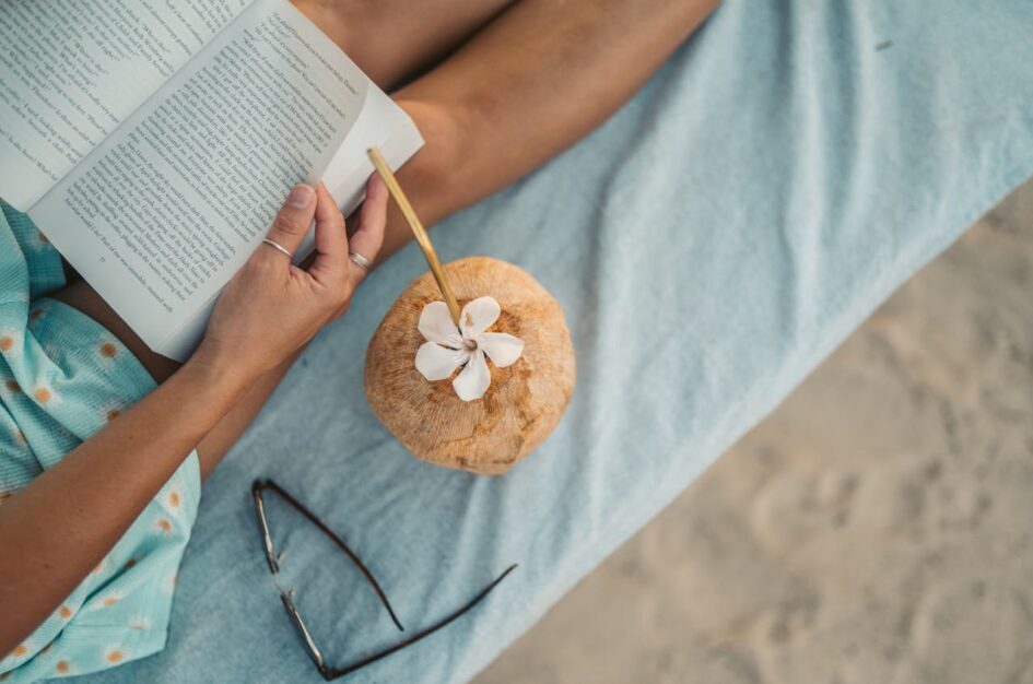 Książki na plażę – idealne lektury na wakacyjny relaks 1 Książki na plażę – idealne lektury na wakacyjny relaks