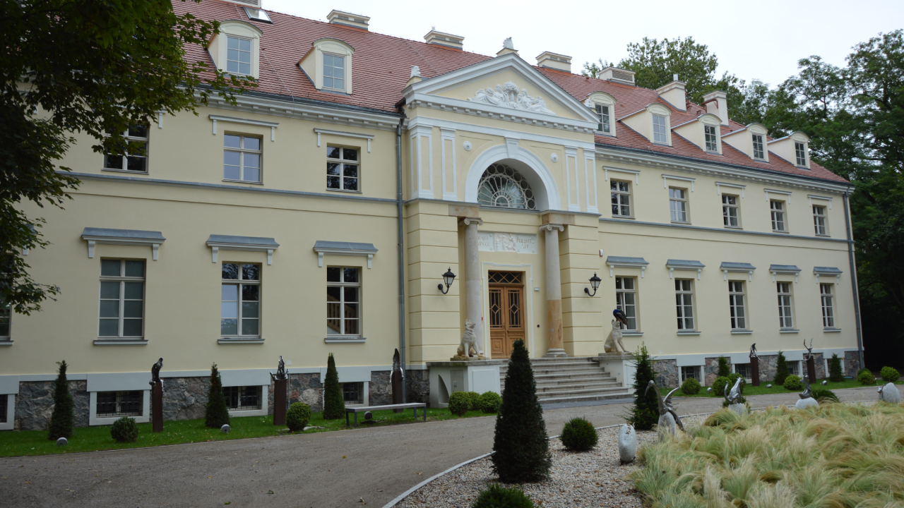 Pałac w Przelewicach, czyli dom, ogród, miłość i pawie 6 Pałac w Przelewicach Pomorze Zachodnie