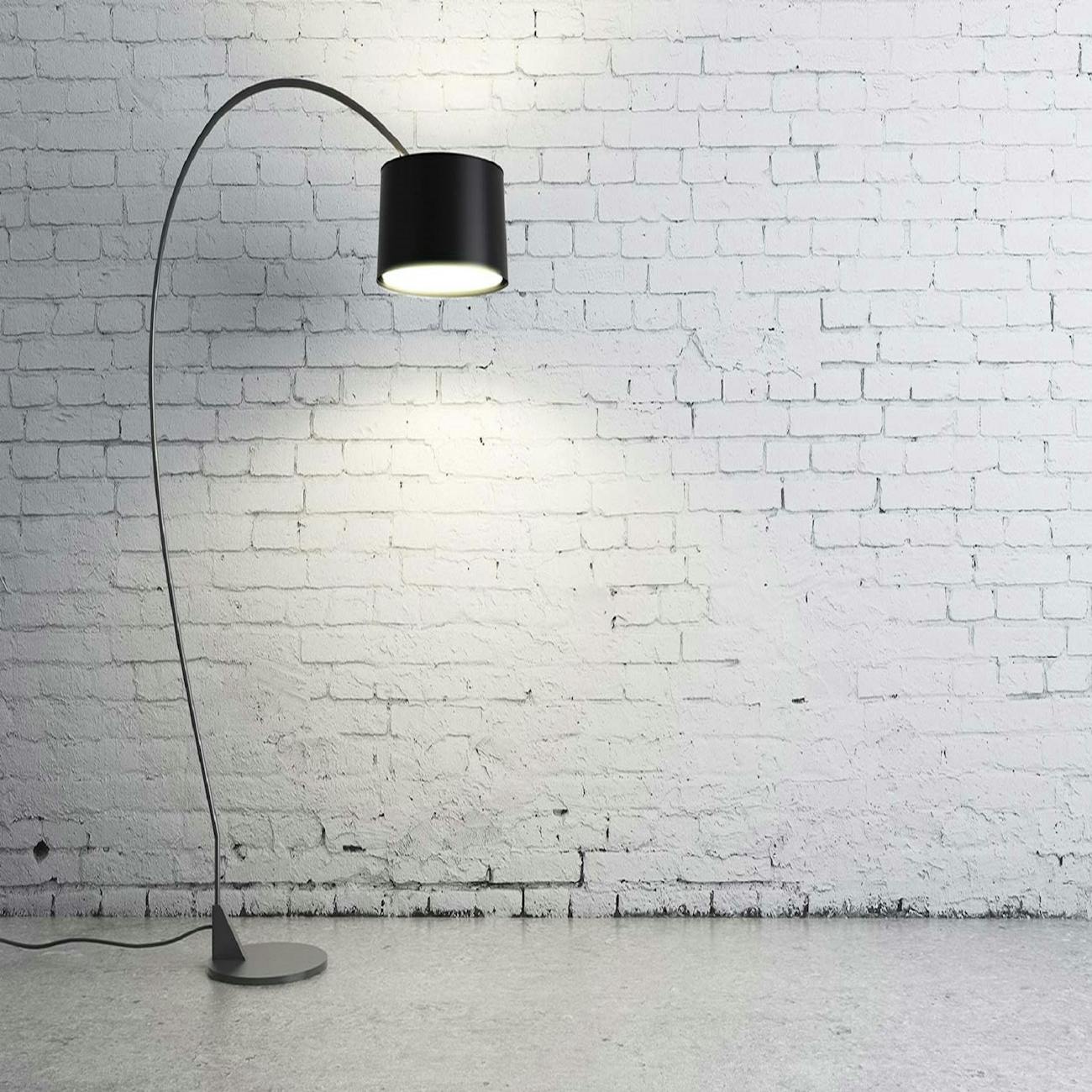 Jakie trendy panują obecnie w designerskich lampach? 3 lampa stojąca