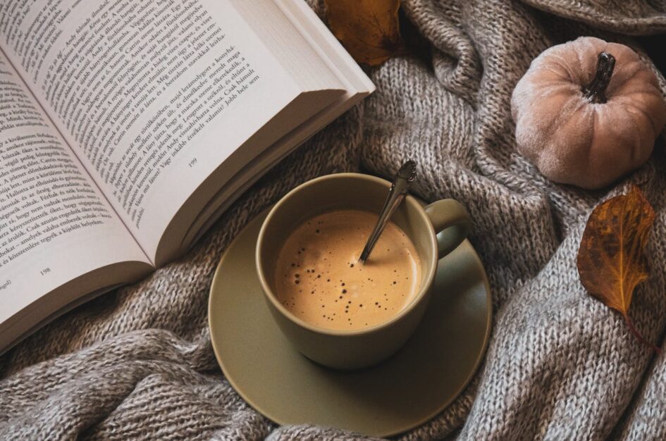 Aromatyczne pomysły na jesienne kawy. Słodkie i rozgrzewające!