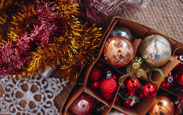 Bombki szklane czy plastikowe