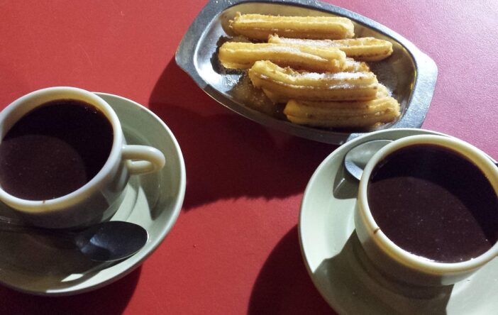 Churros z czekoladą – słodki pomysł na randkę w karnawale