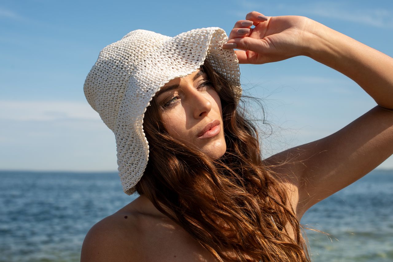 Słońce, plaża i perfect hair day. Jak dbać o włosy latem? 4 Jak dbać o włosy latem? Słońce, plaża i perfect hair day!