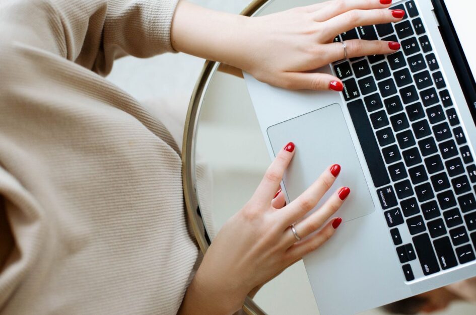Cytaty o blogowaniu – inspirujące słowa o pisaniu, pasji i tworzeniu w internecie