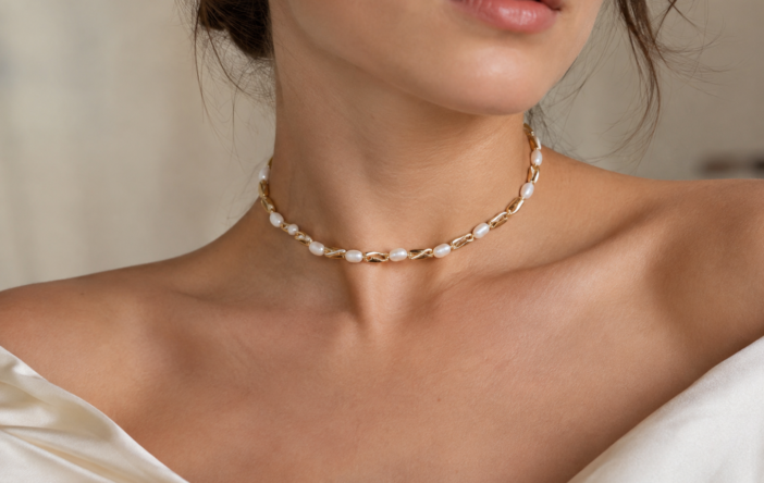 Naszyjnik choker - komu pasuje i jak go nosić współcześnie