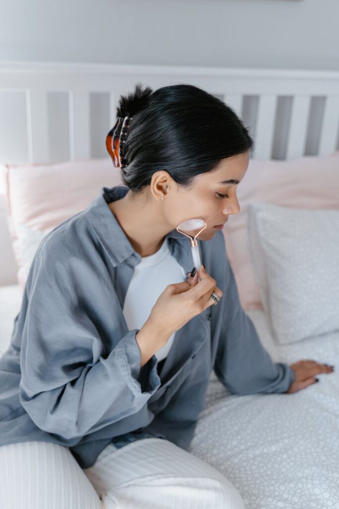 Nocny stolik w wersji beauty: Twój własny rytuał pielęgnacyjny przed snem 3 Sypialniane spa – nocna dawka urody